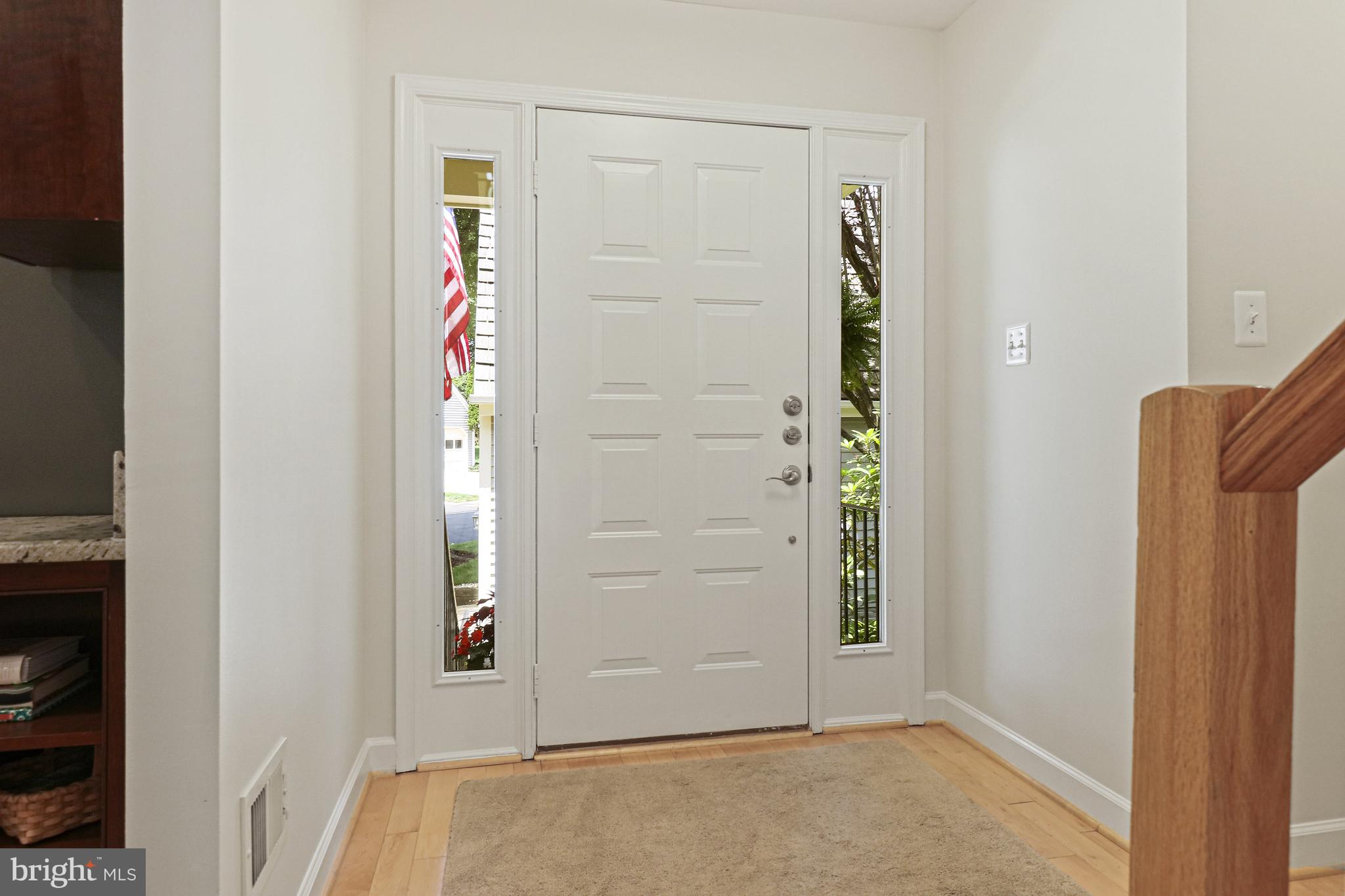 1318 Wedgewood Manor Way Reston, VA 20194 - Photo 5 of 65 Foyer