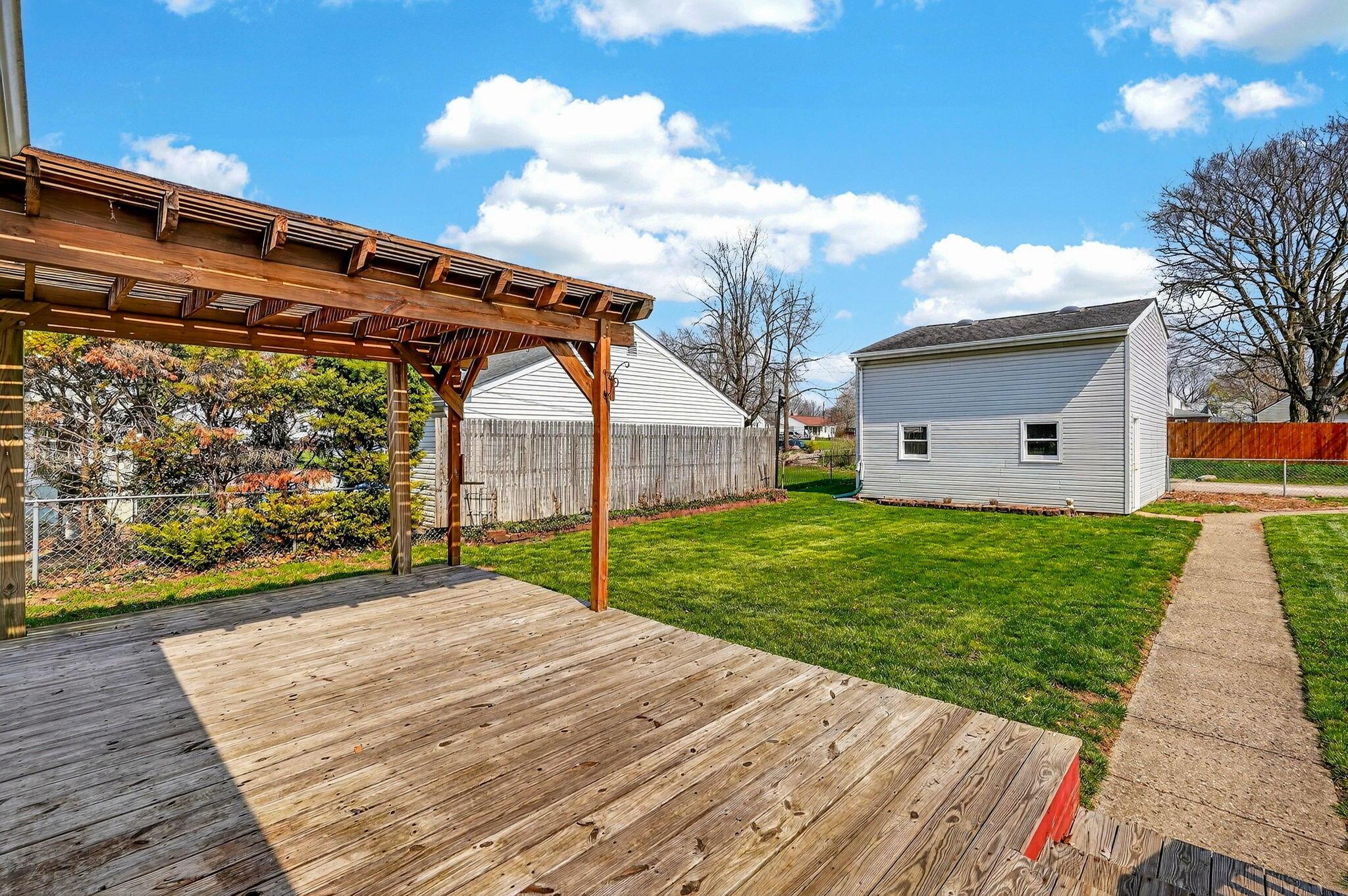 892 North Court Street Circleville, OH 43113 - Photo 5 of 58 Yard