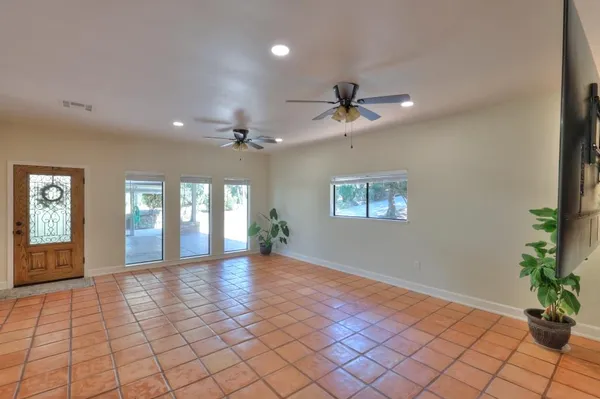 $1,050,000 | 11714 Livingston Cressey Road, Livingston, CA 95334