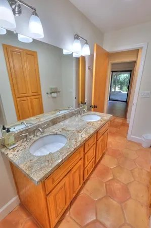 $1,050,000 | 11714 Livingston Cressey Road, Livingston, CA 95334