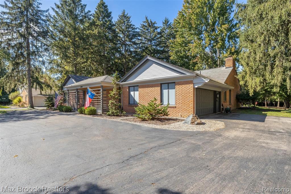 32481 Evergreen Road Beverly Hills, MI 48025 - Photo 14 of 57