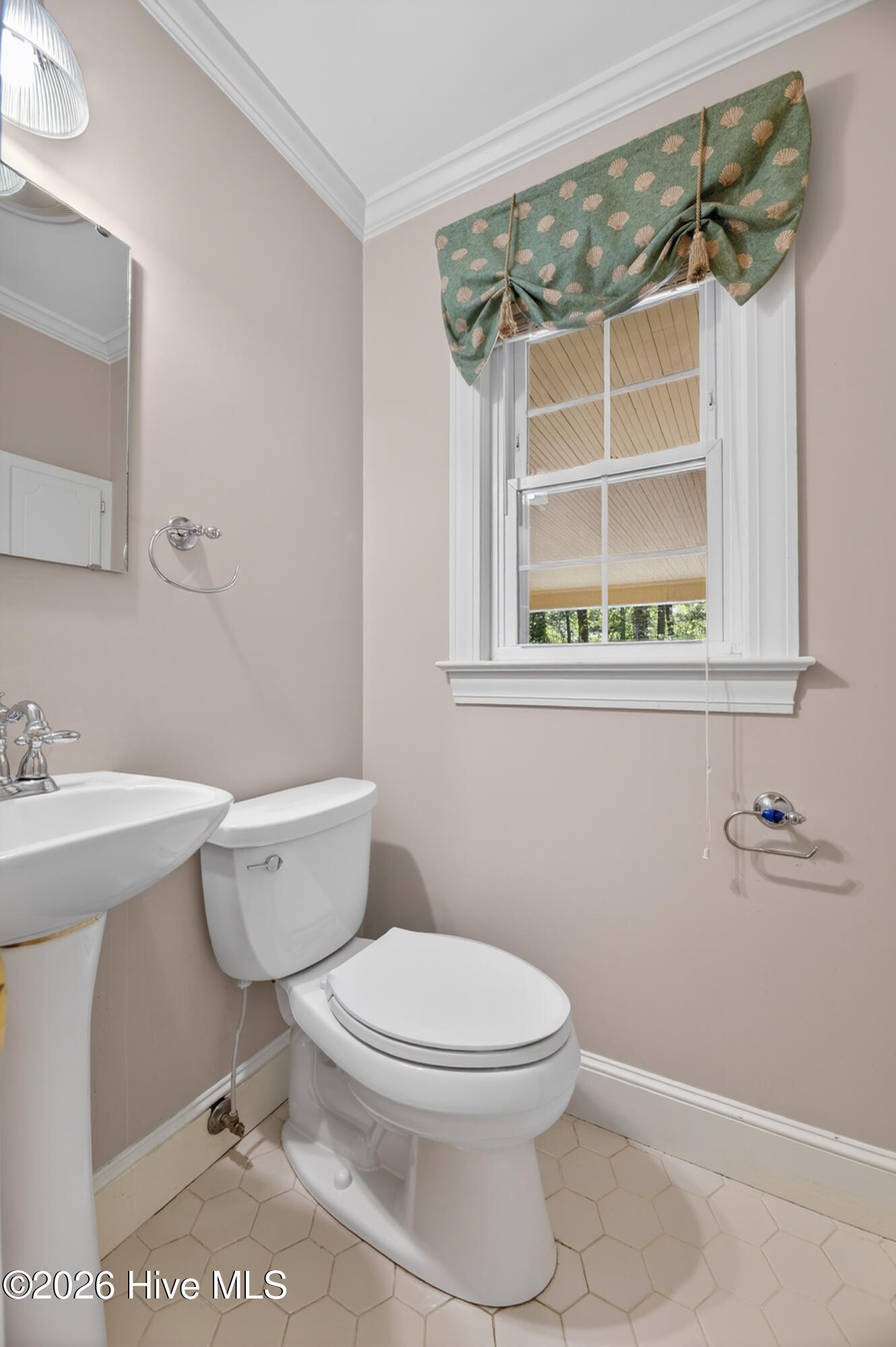 210 King George Road Greenville, NC 27858 - Photo 19 of 41 downstairs half bath