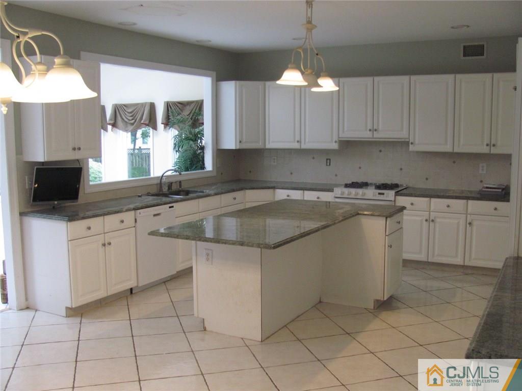 31 Drinking Brook Road Monmouth Junction, NJ 08852 - Photo 5 of 21 Gallery Image 5
