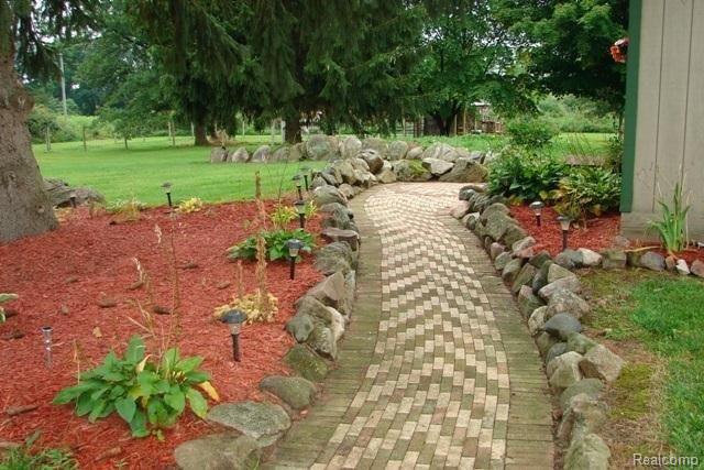 3659 Sutton Road Metamora, MI 48455 - Photo 3 of 28 Pavers to the front door!.jpg