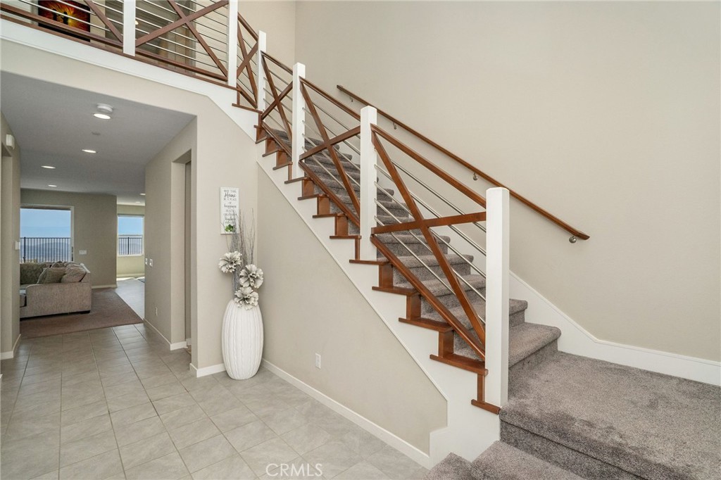 28511 Sparrow Way Saugus, CA 91350 - Photo 13 of 46