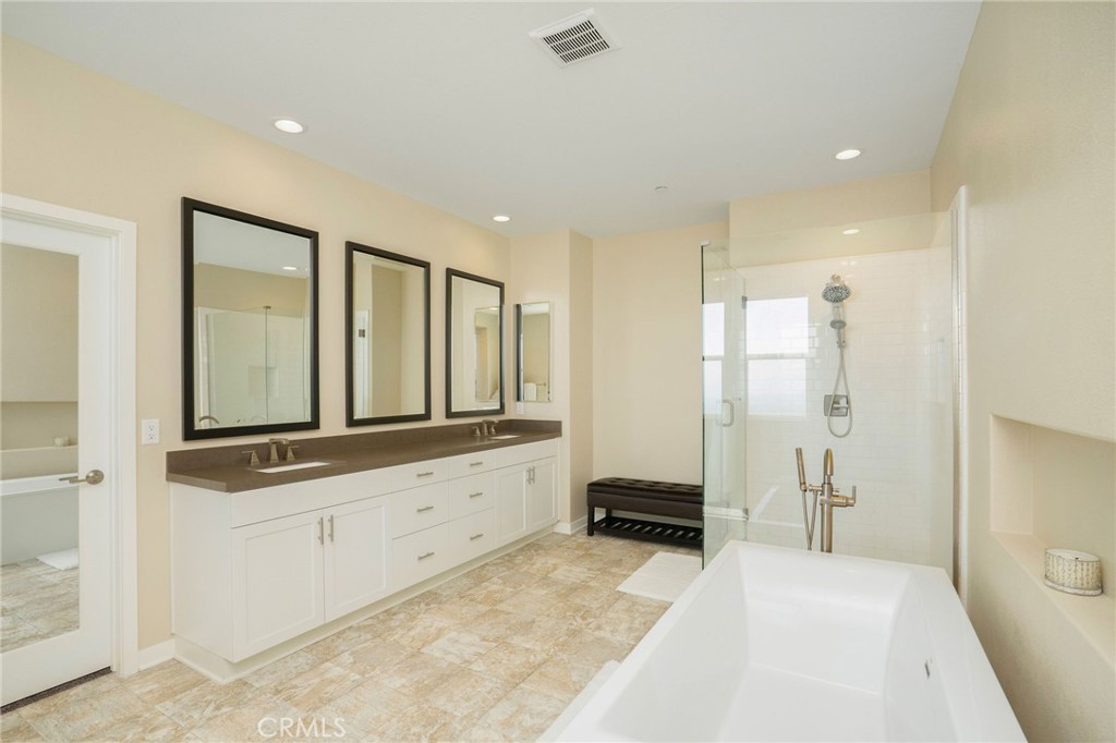 28511 Sparrow Way Saugus, CA 91350 - Photo 20 of 46