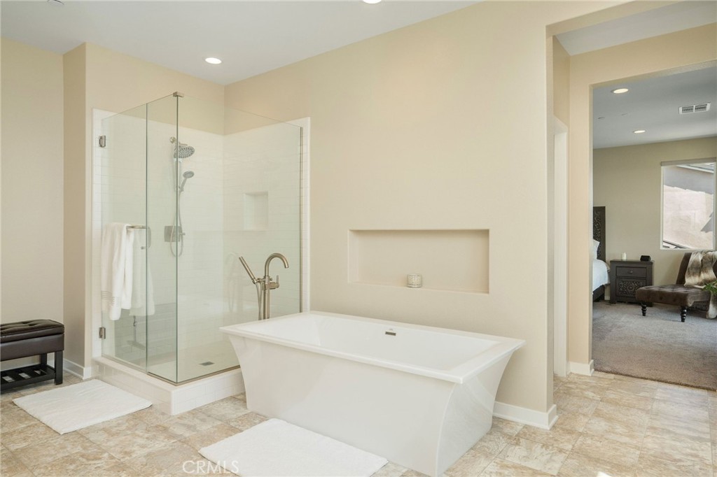 28511 Sparrow Way Saugus, CA 91350 - Photo 21 of 46