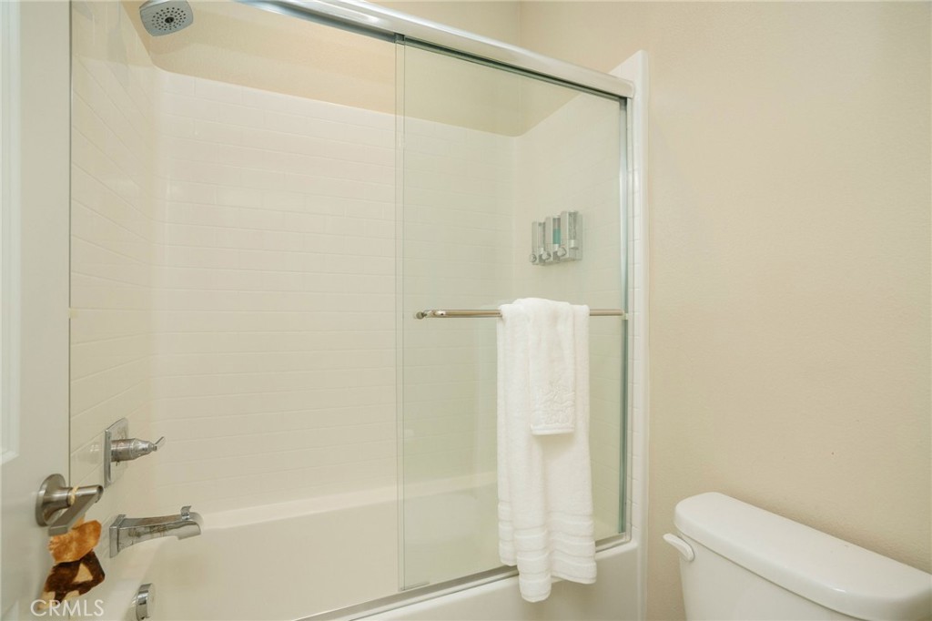 28511 Sparrow Way Saugus, CA 91350 - Photo 25 of 46