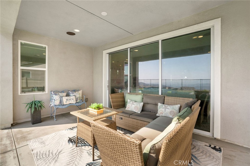 28511 Sparrow Way Saugus, CA 91350 - Photo 30 of 46