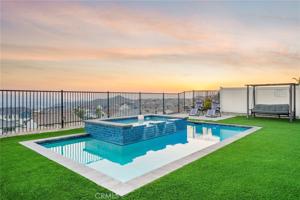 28511 Sparrow Way Saugus, CA 91350 - Photo 4 of 46