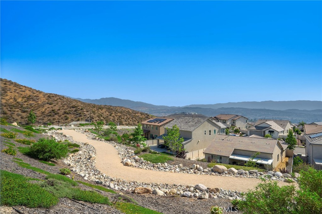 28511 Sparrow Way Saugus, CA 91350 - Photo 42 of 46