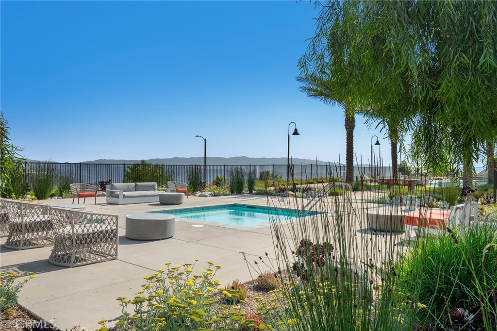 28511 Sparrow Way Saugus, CA 91350 - Photo 45 of 46