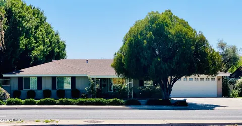 $950,000 | 3421 East Camelback Road, Phoenix, AZ 85018