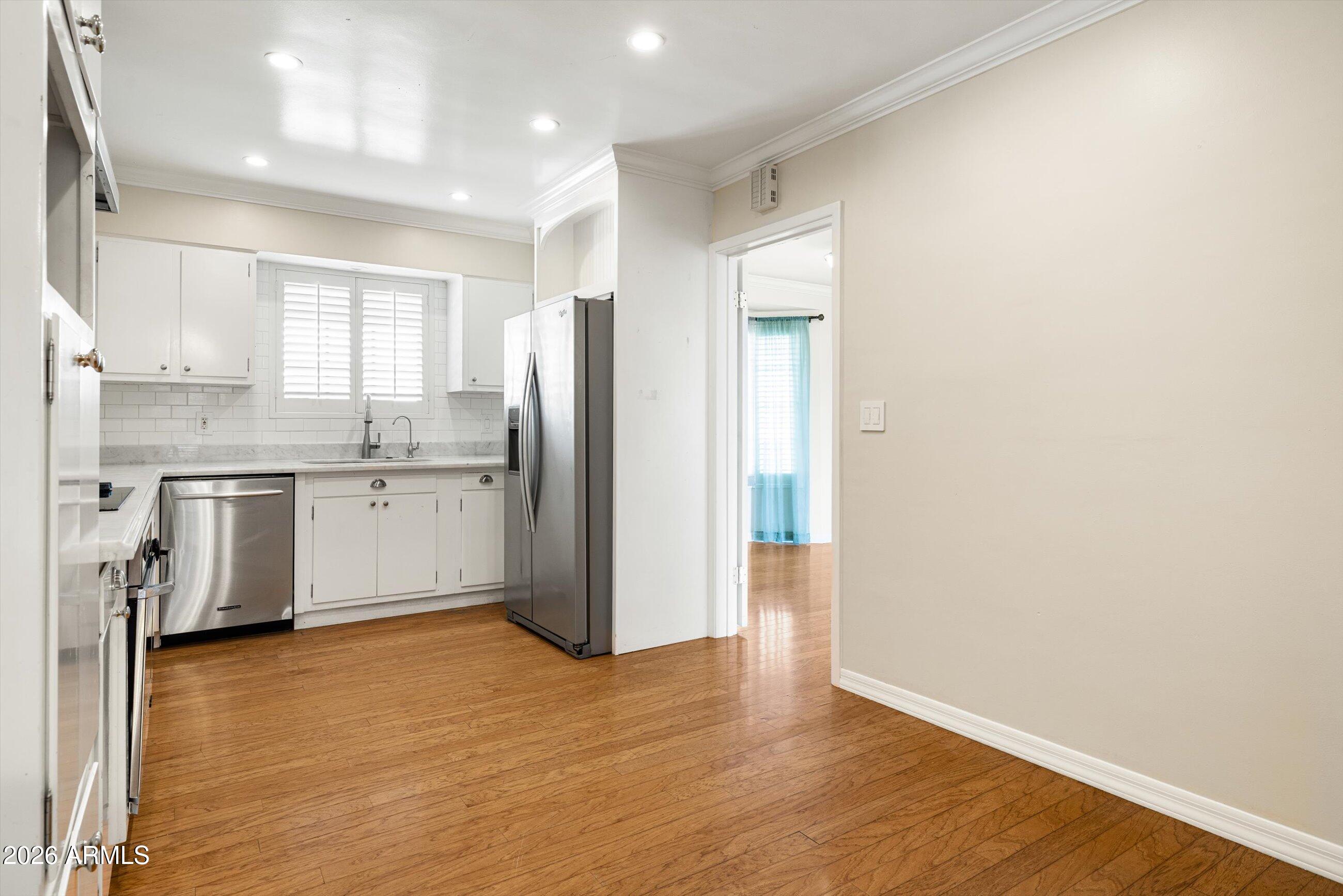 3421 East Camelback Road Phoenix, AZ 85018 - Photo 11 of 22 Kitchen