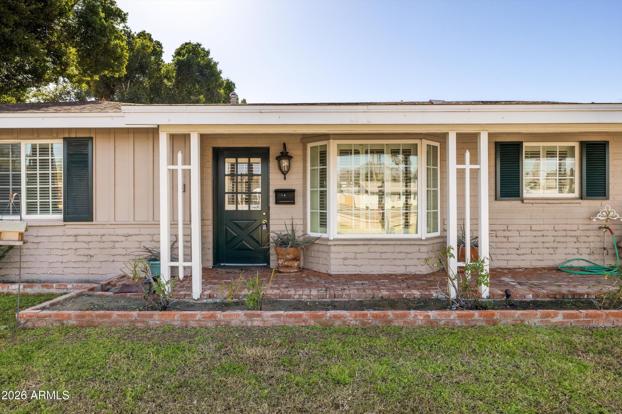 3421 East Camelback Road Phoenix, AZ 85018 - Photo 2 of 22 Front Patio