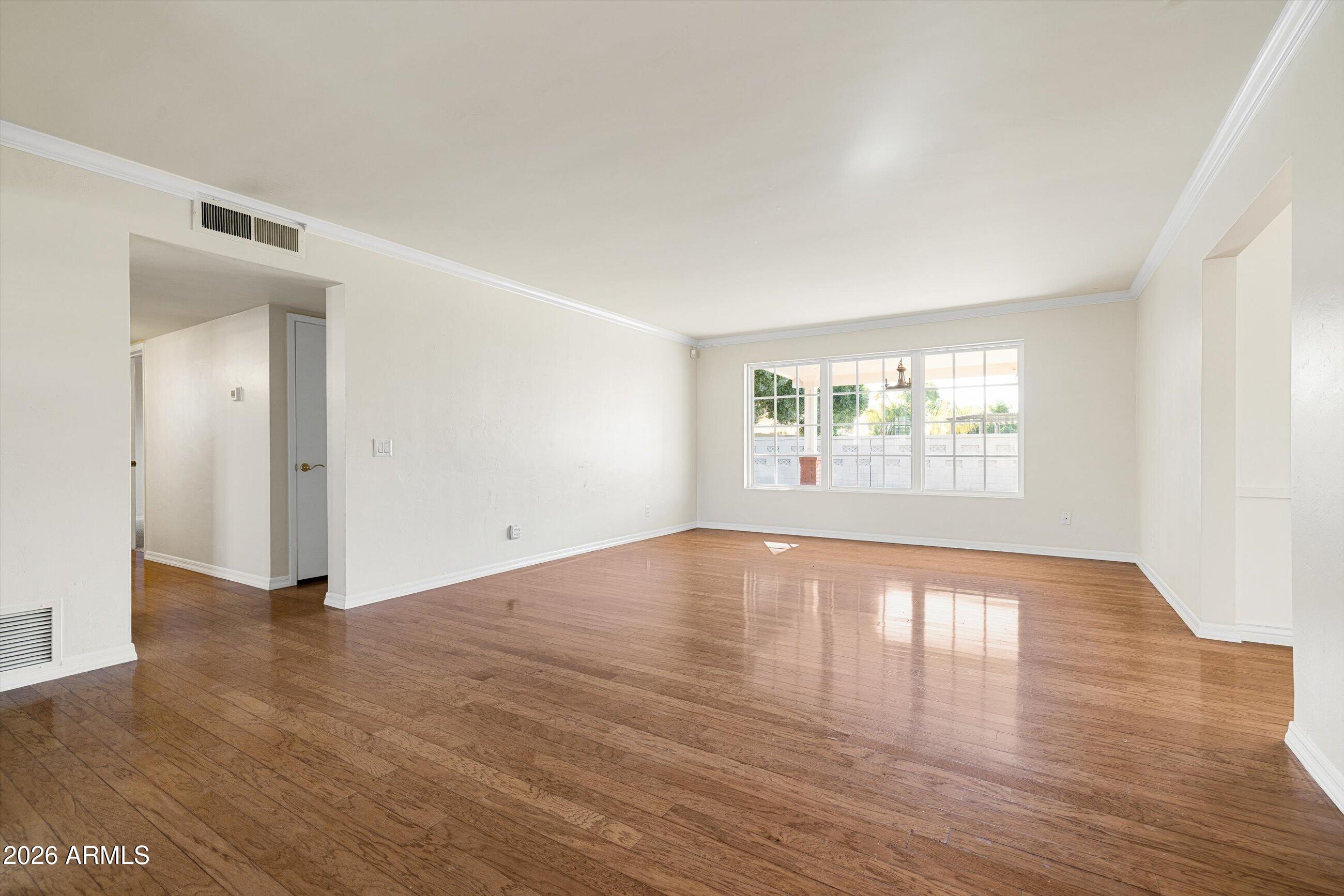 3421 East Camelback Road Phoenix, AZ 85018 - Photo 7 of 22 Large, Open Great Room