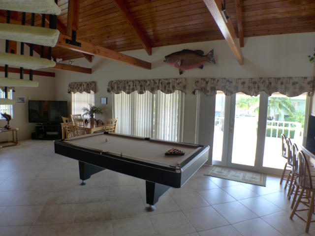 1209 Mockingbird Road Key Largo, FL 33037 - Photo 10 of 25 Main living area