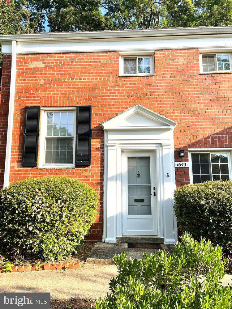 1643 Preston Road Alexandria, VA 22302 - Photo 1 of 18 Welcome to Parkfairfax!