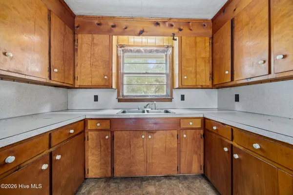 $99,000 | 207 South Cherry Lane, Windsor, NC 27983