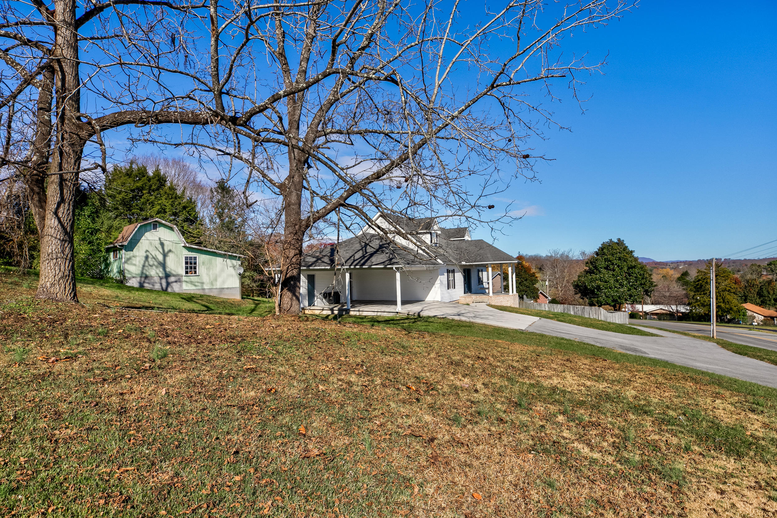 1706 Loop Road La Follette, TN 37766 - Photo 33 of 34 Front