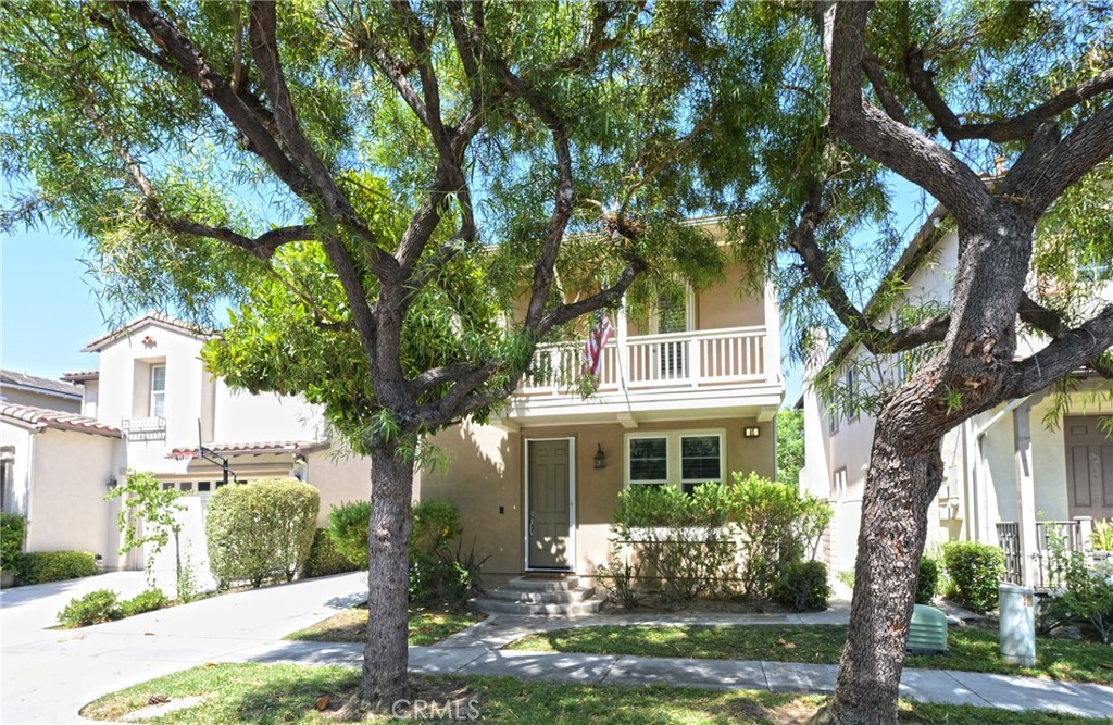 45 Coriander Irvine, CA 92603 - Photo 31 of 64 a front view of a house with garden