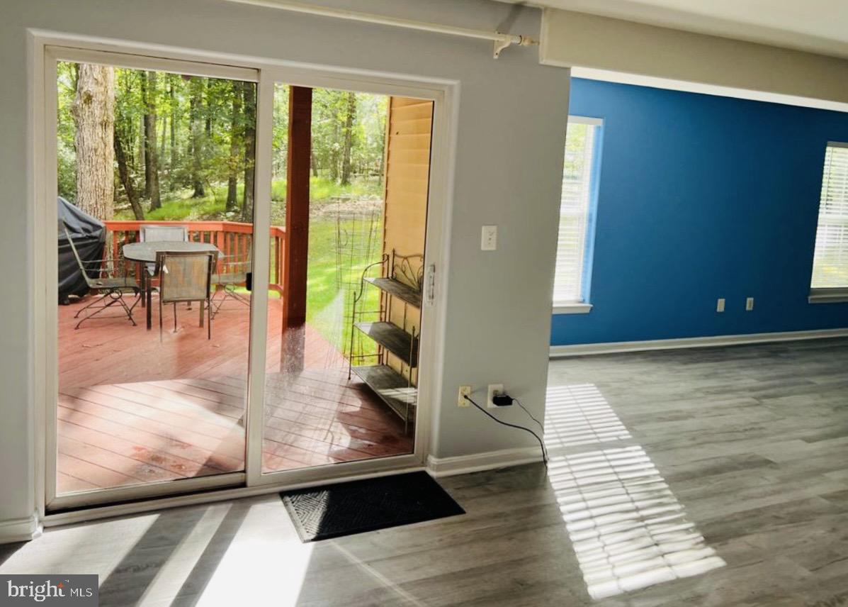 10581 Pineview Road Manassas, VA 20111 - Photo 4 of 16