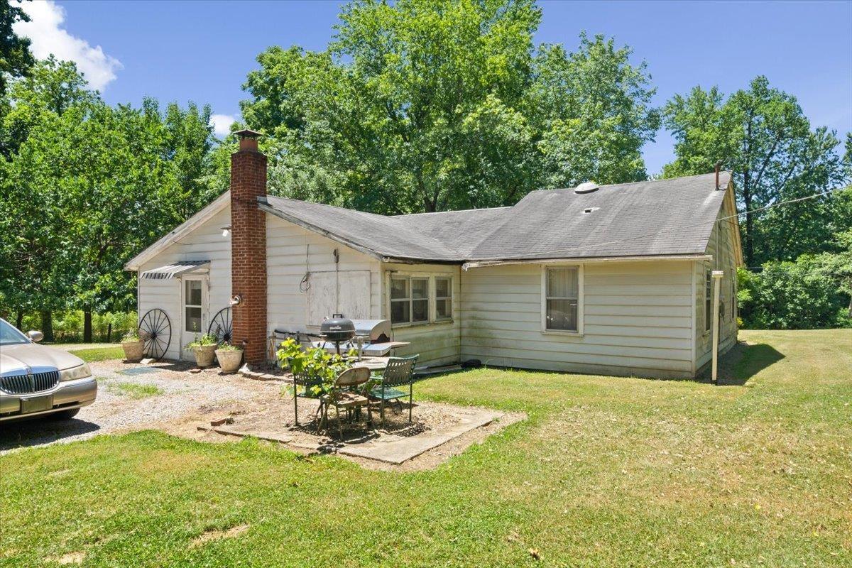 2466 Fuquay Road Newburgh, IN 47630 - Photo 4 of 25