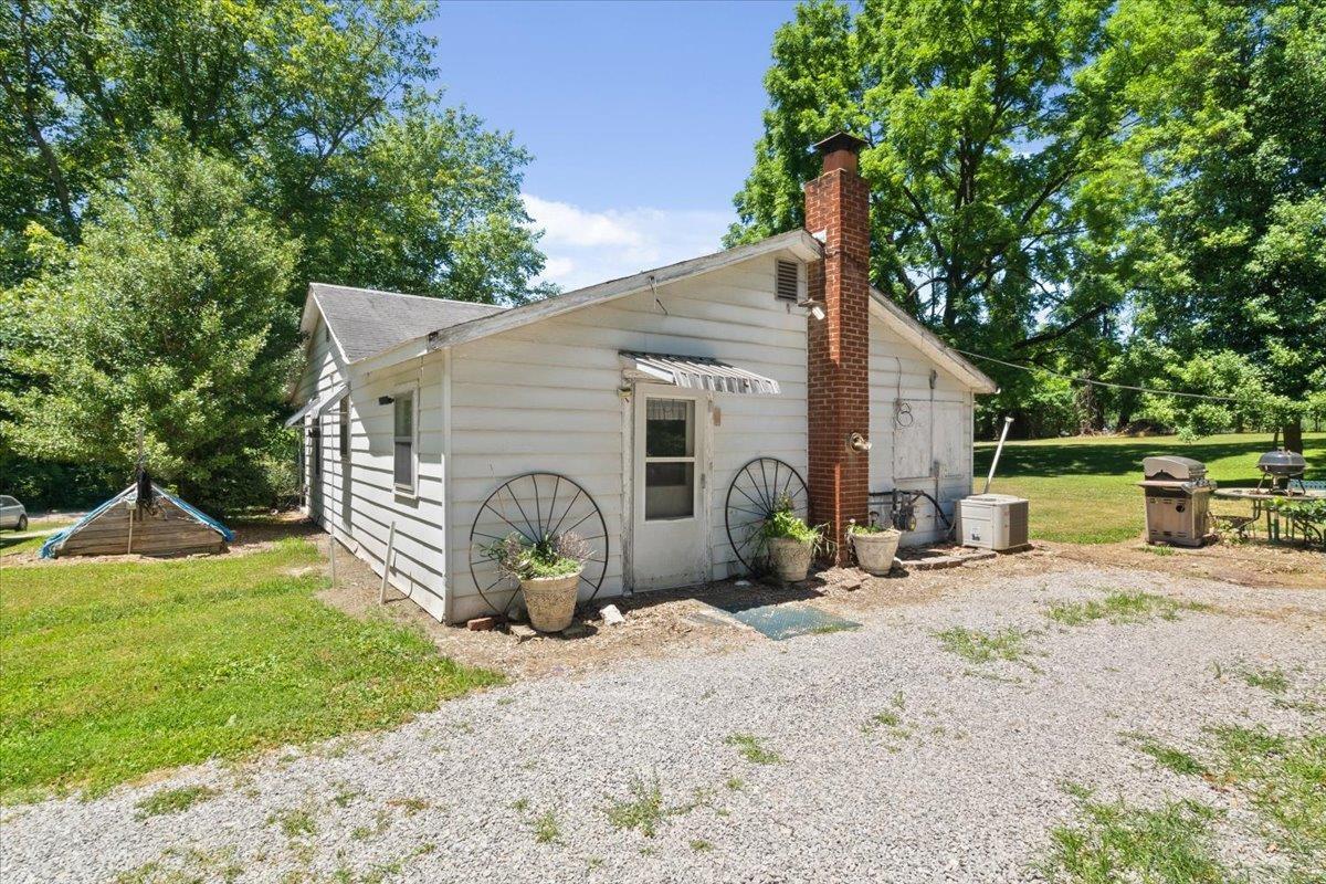 2466 Fuquay Road Newburgh, IN 47630 - Photo 6 of 25