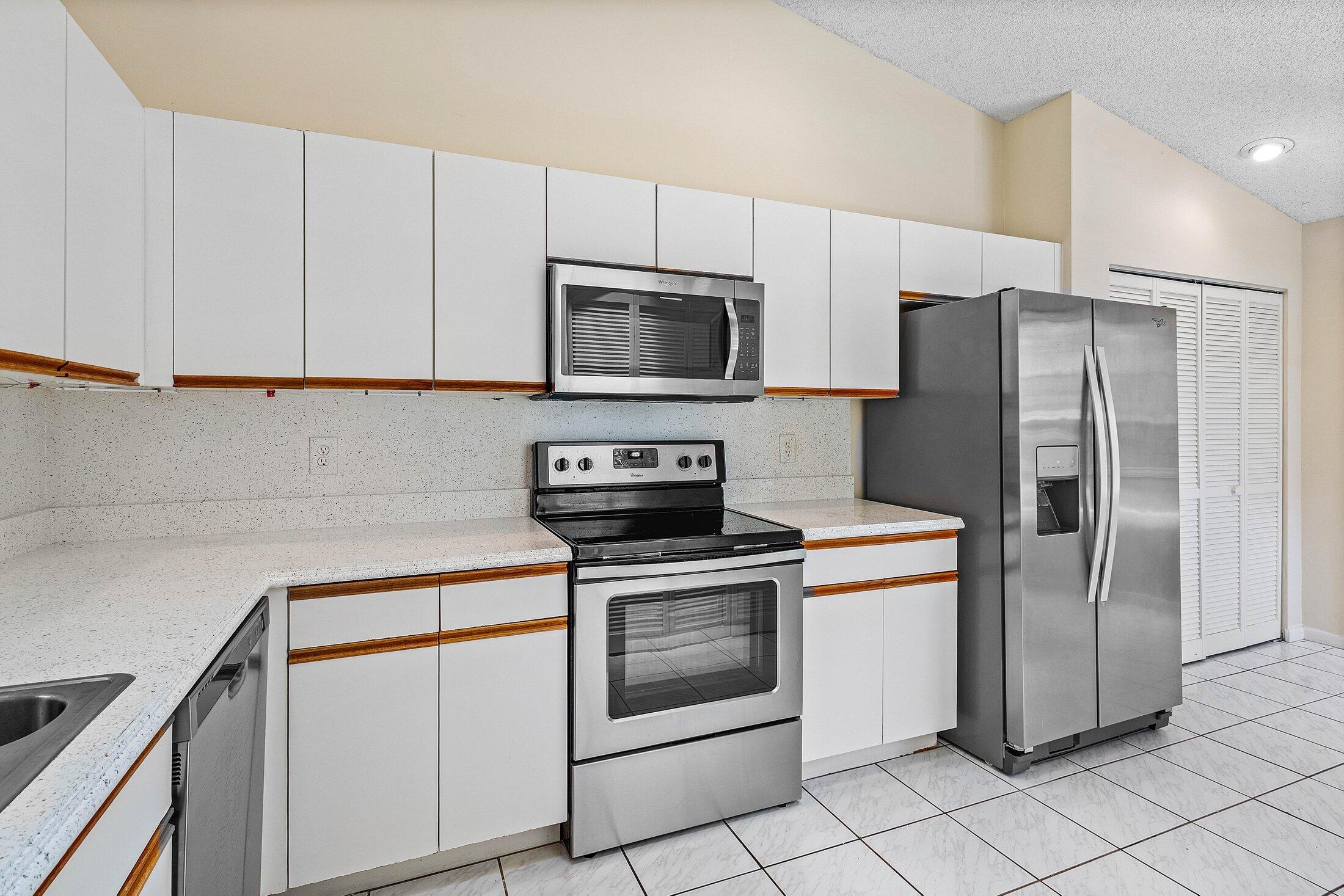 8302 Summersong Terrace, Unit A Boca Raton, FL 33496 - Photo 7 of 43 KITCHEN