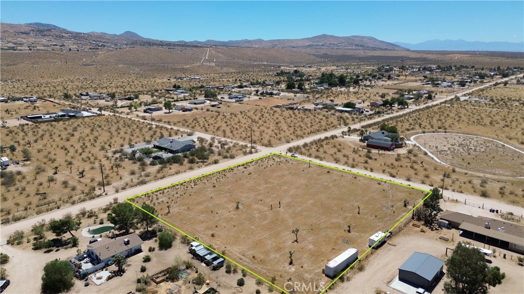 43519308 Desert View Road Apple Valley, CA 92308 - Photo 1 of 24