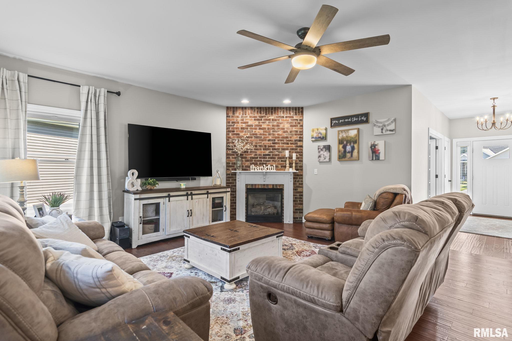 200 Pin Oak Lane Springfield, IL 62711 - Photo 9 of 49