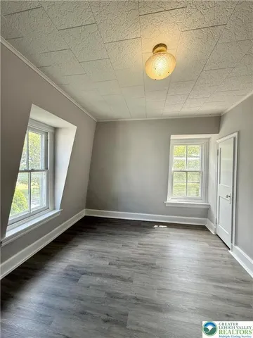 $1,550 | 720 Park Street, Whitehall, PA 18052