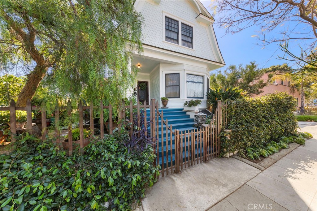 628 West 10th Street Long Beach, CA 90813 - Photo 3 of 74