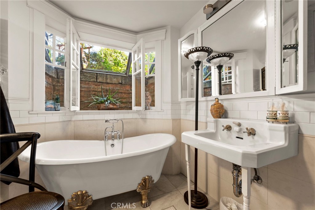 628 West 10th Street Long Beach, CA 90813 - Photo 33 of 74