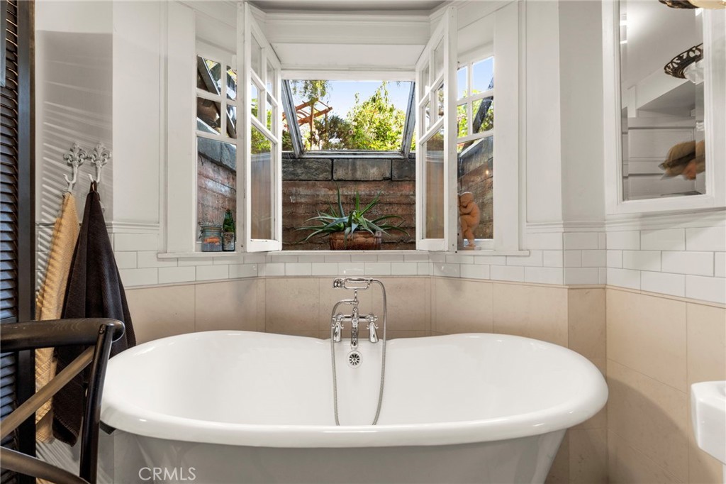 628 West 10th Street Long Beach, CA 90813 - Photo 34 of 74