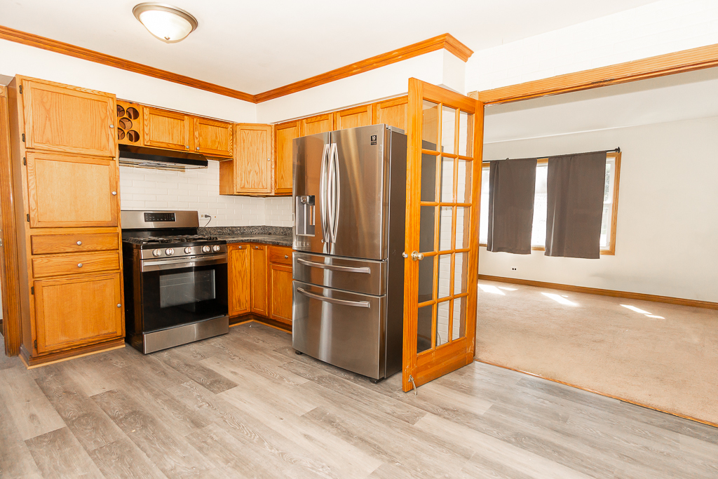 649 South Wisconsin Avenue Addison, IL 60101 - Photo 6 of 21