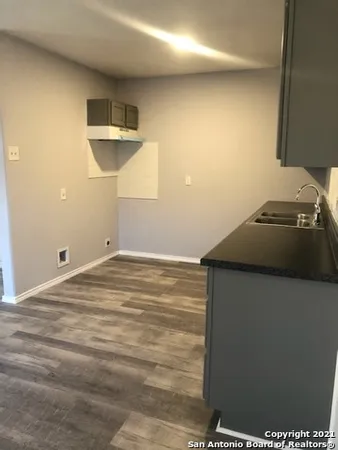 $1,675 | 511 East Sayers Avenue, San Antonio, TX 78214