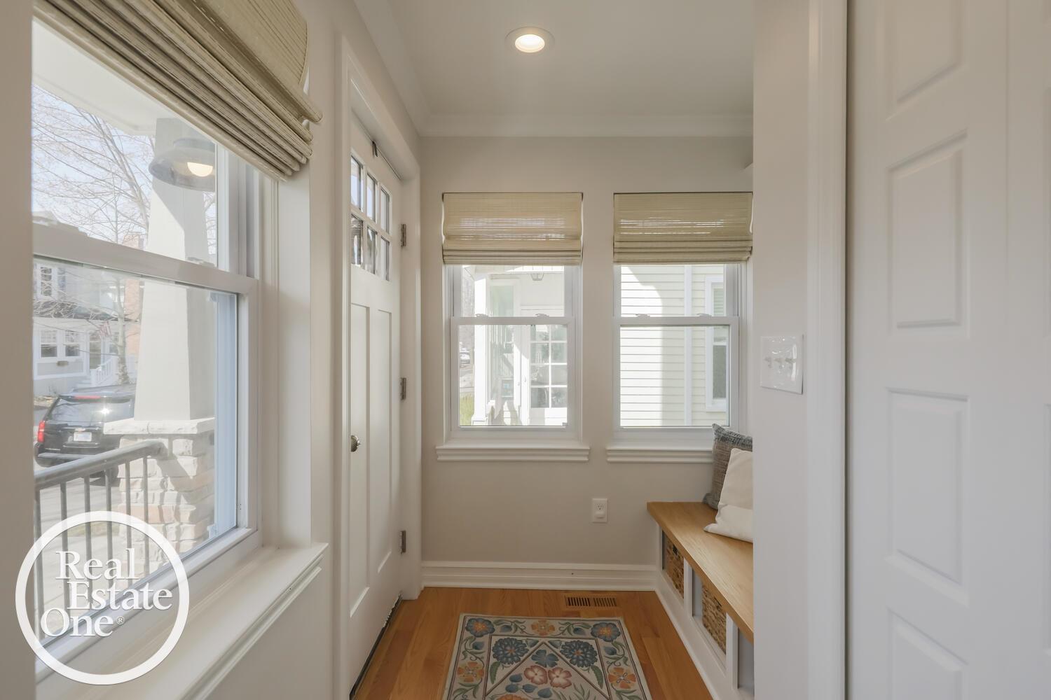 122 Muir Road Grosse Pointe Farms, MI 48236 - Photo 2 of 28