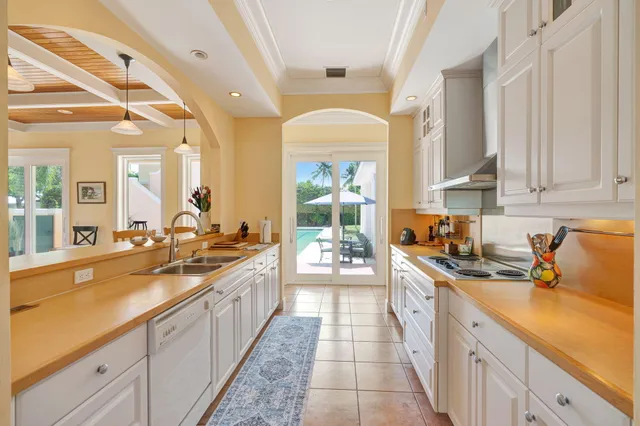 $2,999,999 | 2940 Marys Way, Palm Beach Gardens, FL 33410