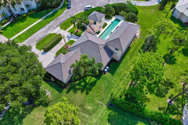 $2,999,999 | 2940 Marys Way, Palm Beach Gardens, FL 33410