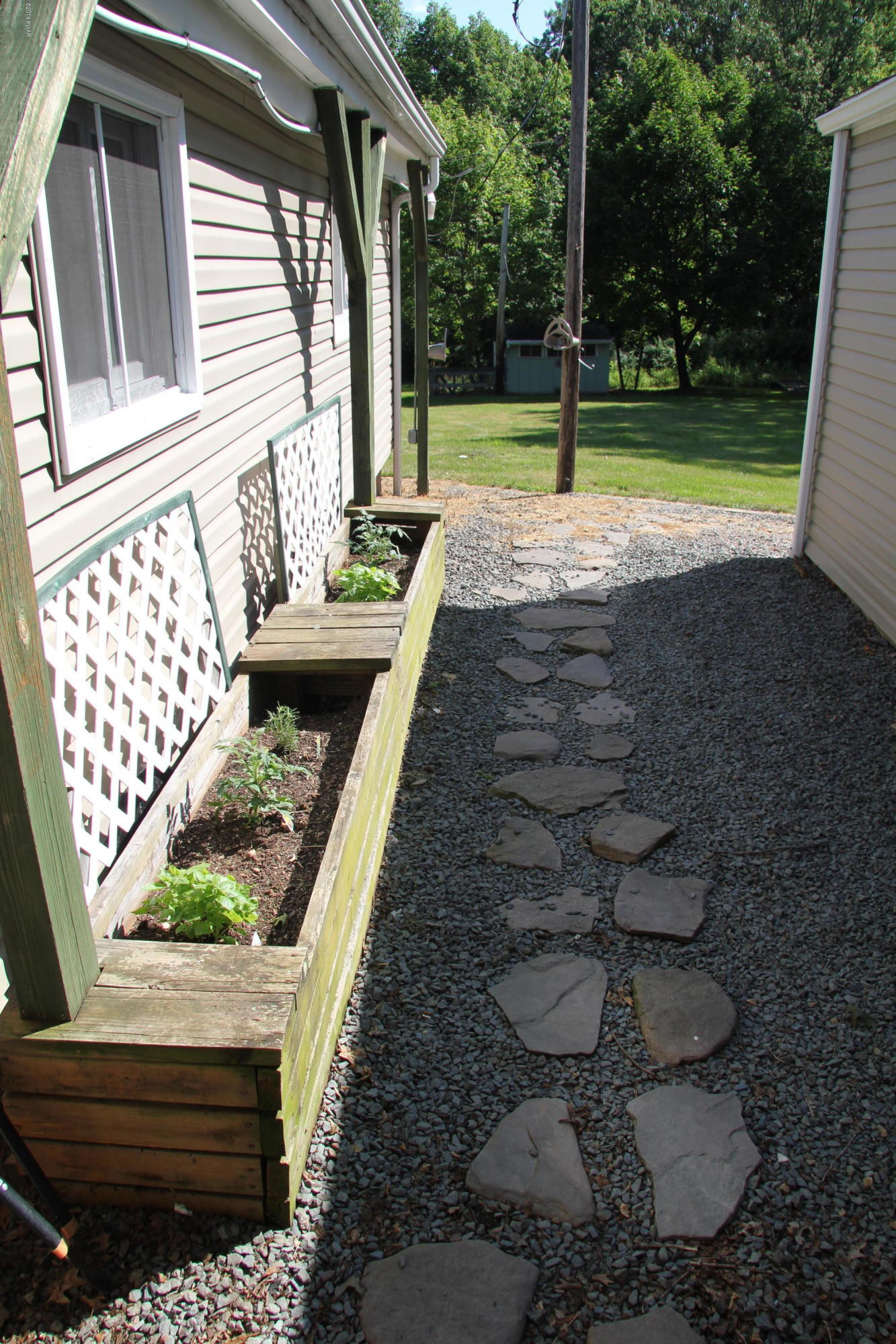 835 Long Ridge Road Hawley, PA 18428 - Photo 28 of 39