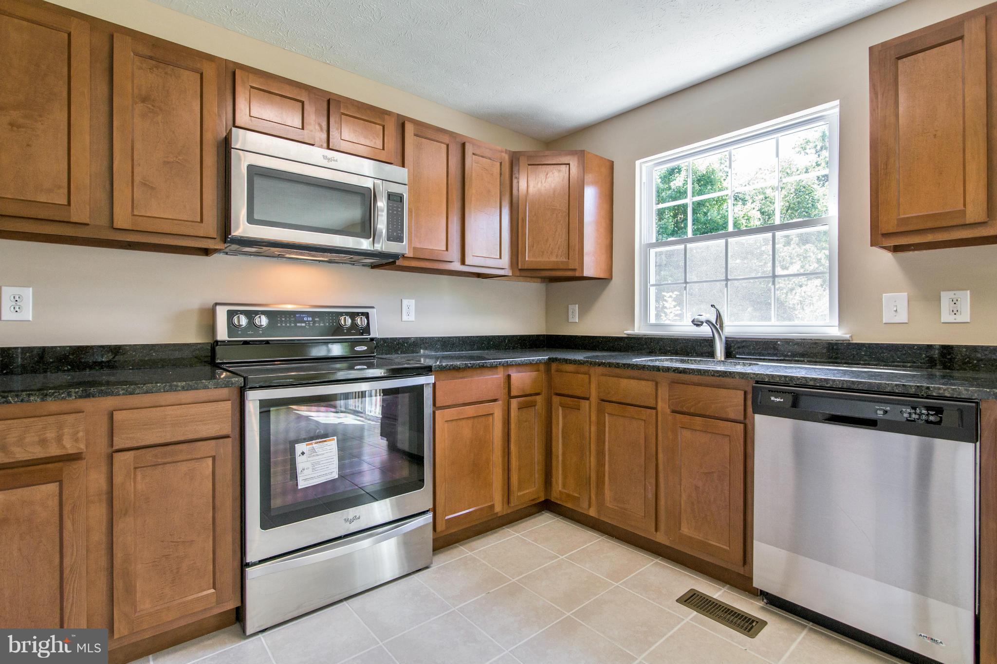 8013 Pine Ridge Road Pasadena, MD 21122 - Photo 13 of 30 Kitchen