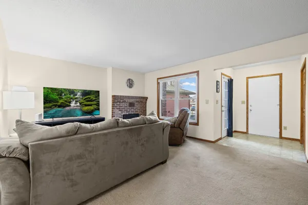 $250,000 | 528 Hunter Hill Road, Hudson, WI 54016