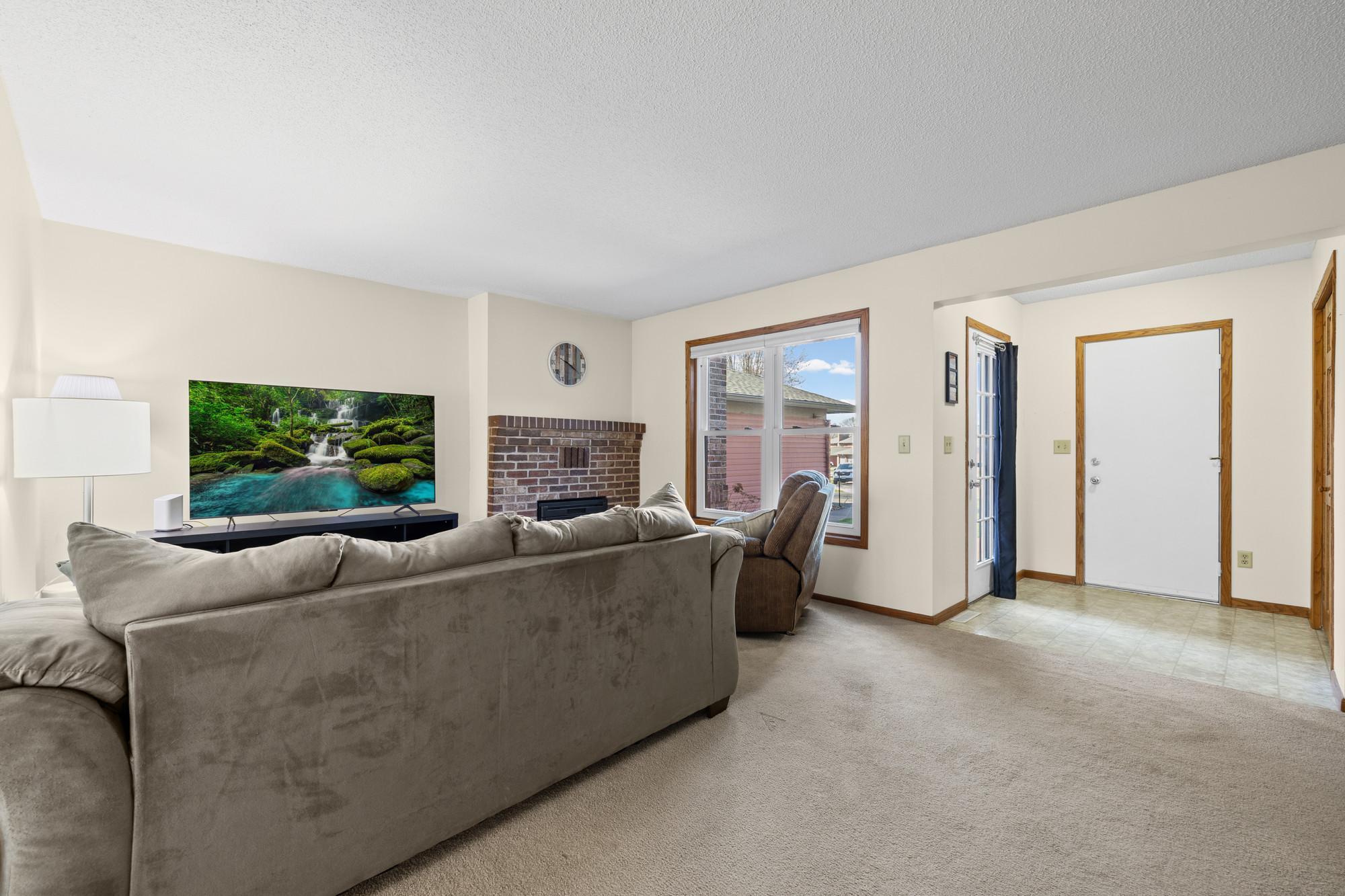 528 Hunter Hill Road Hudson, WI 54016 - Photo 11 of 36