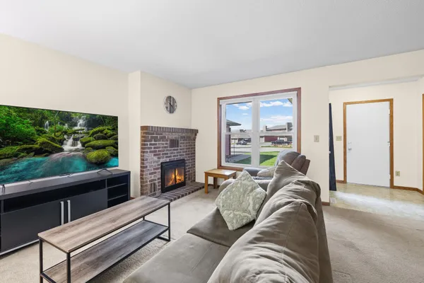 $250,000 | 528 Hunter Hill Road, Hudson, WI 54016