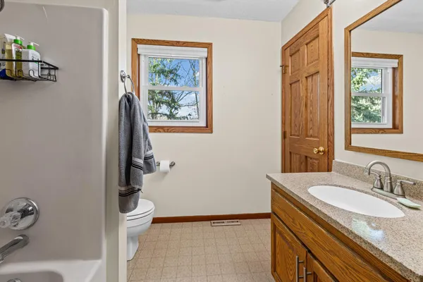 $250,000 | 528 Hunter Hill Road, Hudson, WI 54016