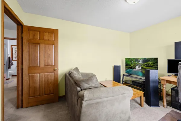 $250,000 | 528 Hunter Hill Road, Hudson, WI 54016