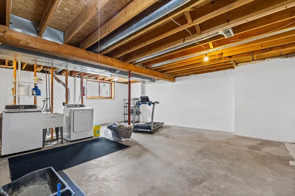 $250,000 | 528 Hunter Hill Road, Hudson, WI 54016