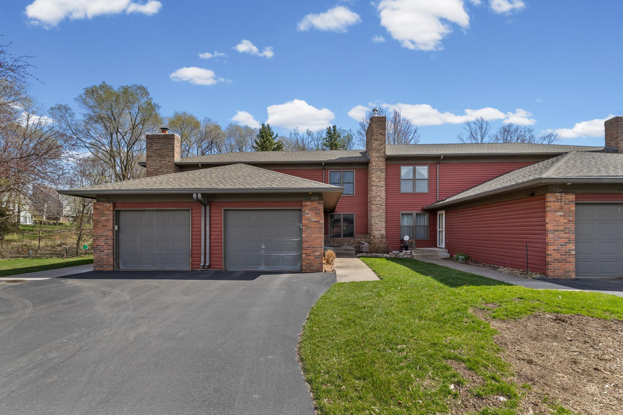 528 Hunter Hill Road Hudson, WI 54016 - Photo 3 of 36