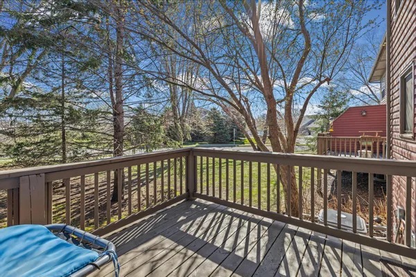 $250,000 | 528 Hunter Hill Road, Hudson, WI 54016